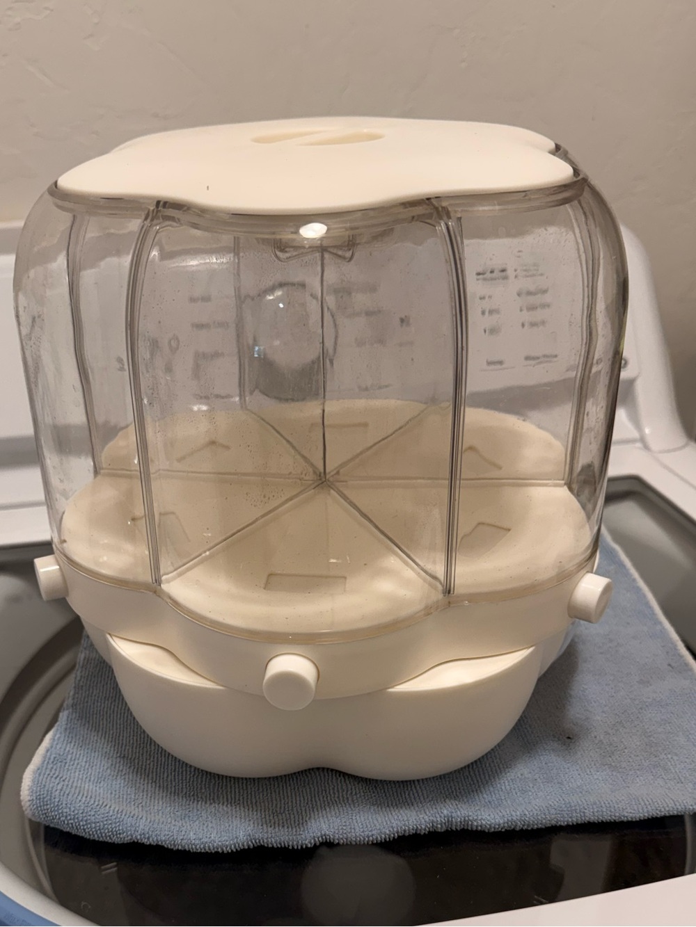 Plastic dry food dispenser